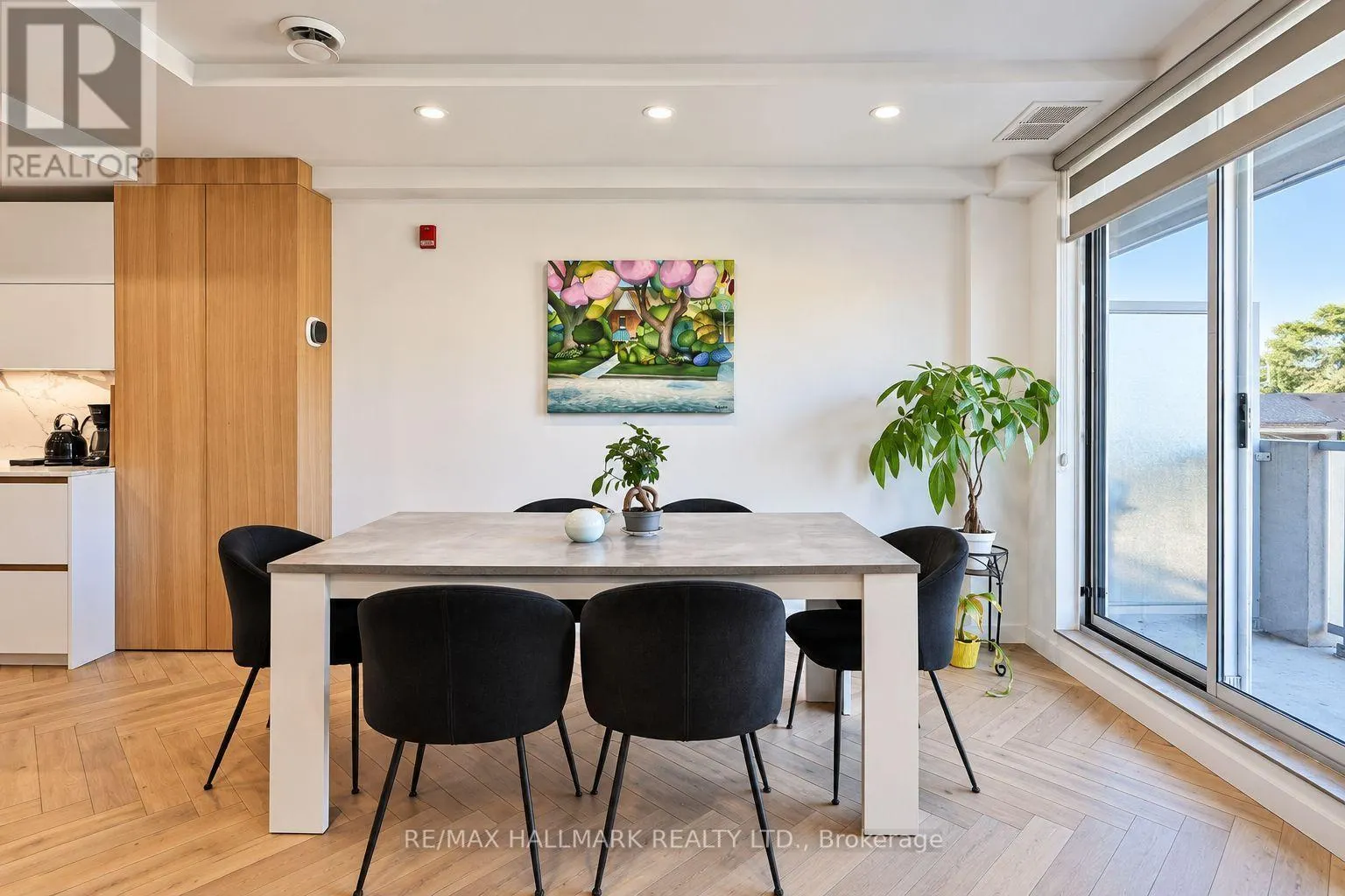 217 - 222 FINCH AVENUE W