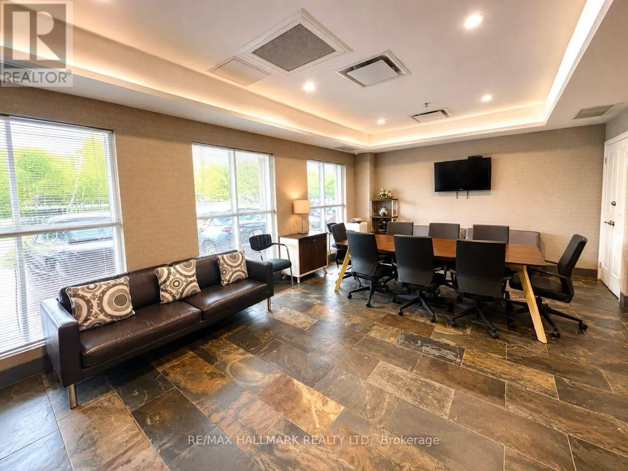 217 - 222 FINCH AVENUE W