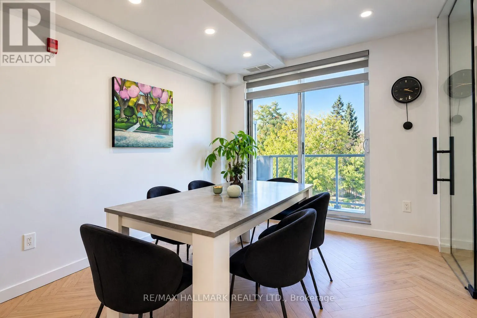 217 - 222 FINCH AVENUE W