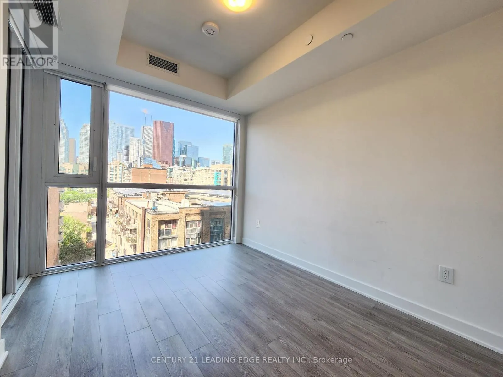 565 - 135 LOWER SHERBOURNE STREET