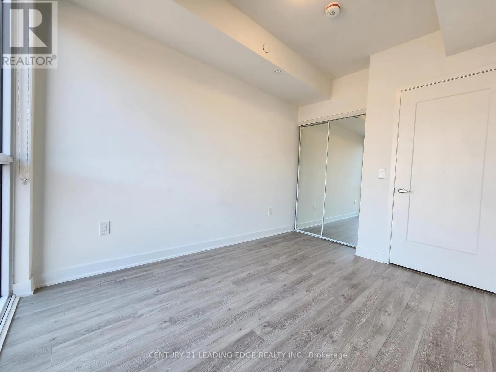 565 - 135 LOWER SHERBOURNE STREET
