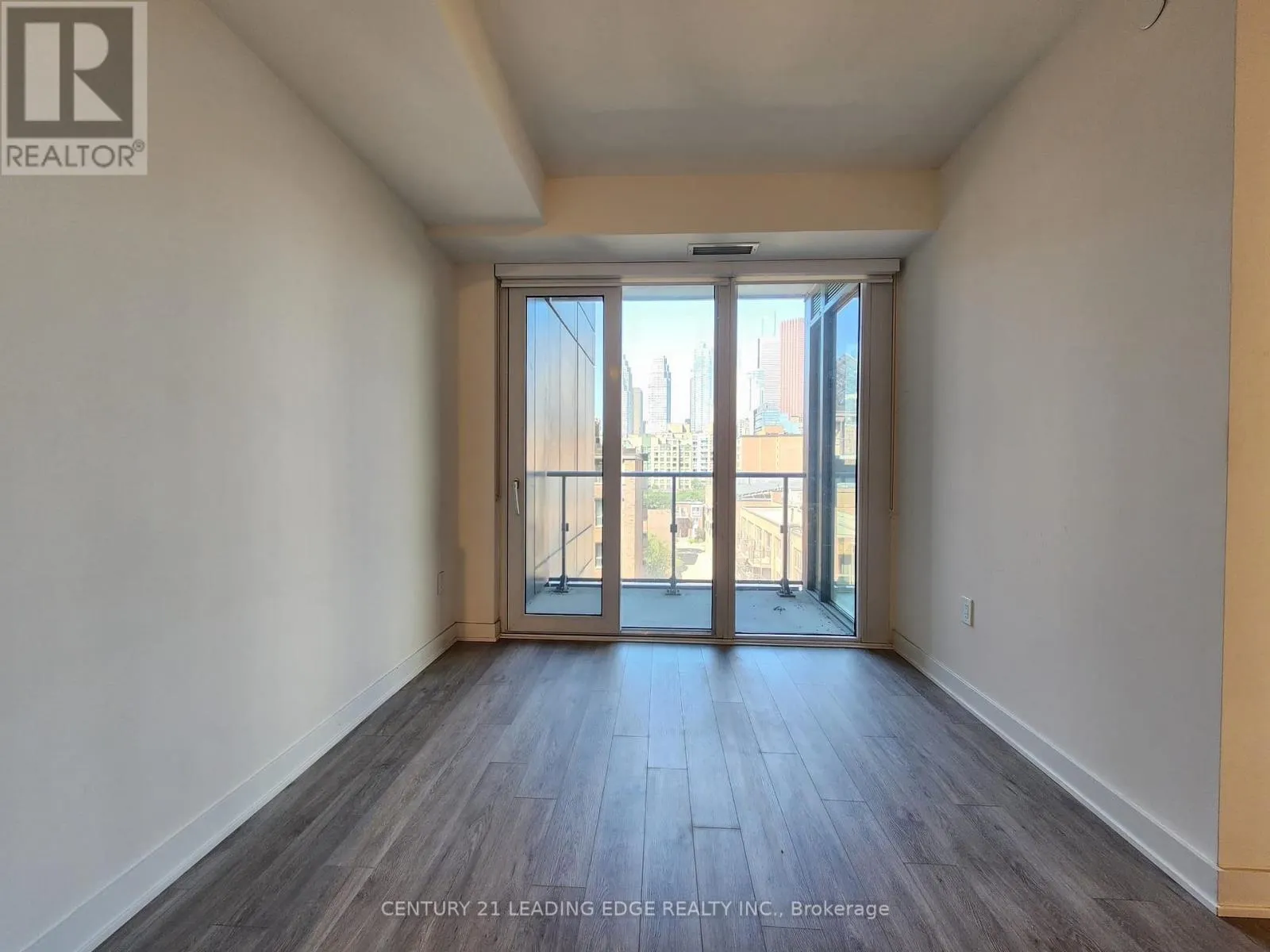 565 - 135 LOWER SHERBOURNE STREET