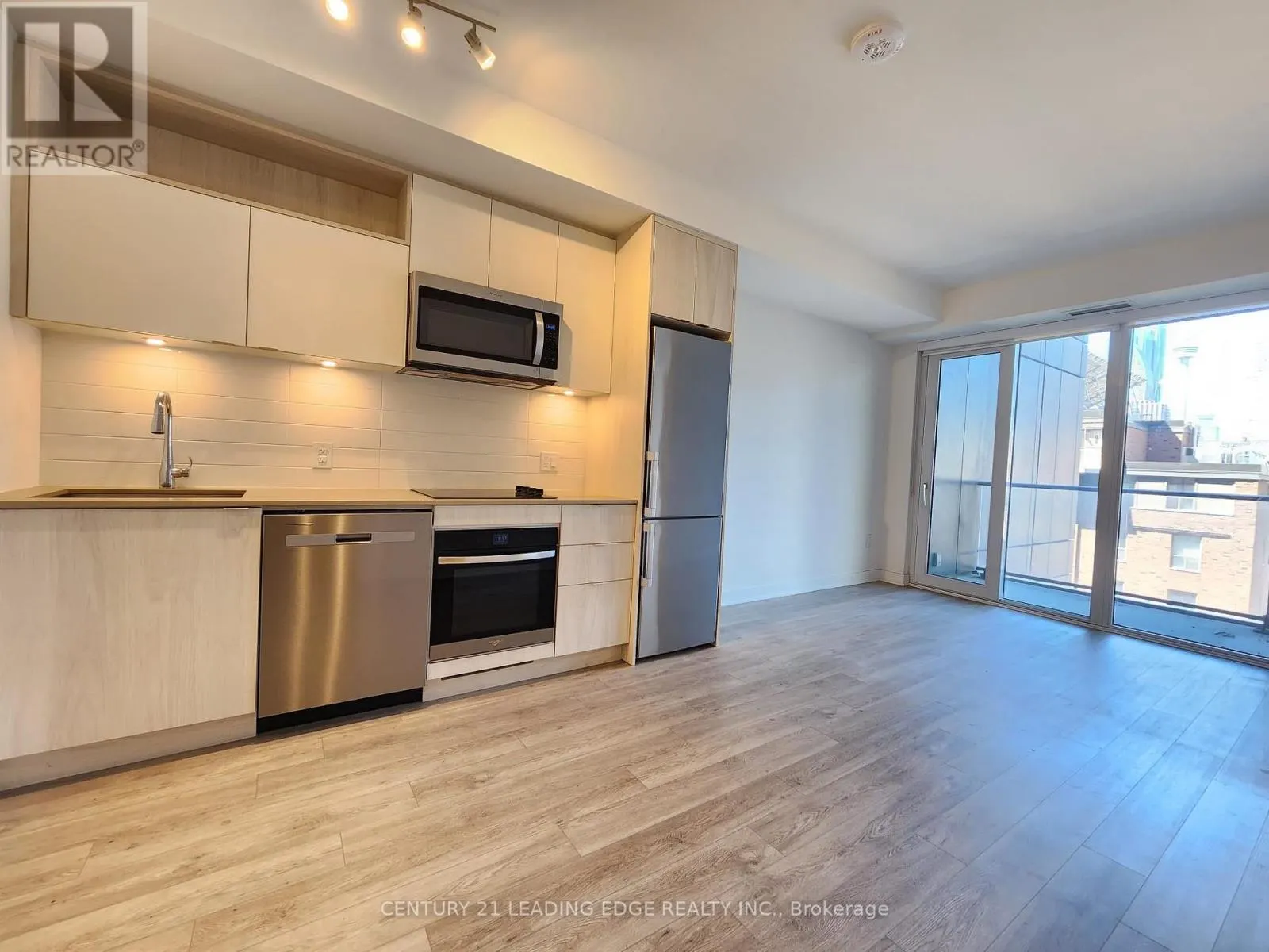 565 - 135 LOWER SHERBOURNE STREET