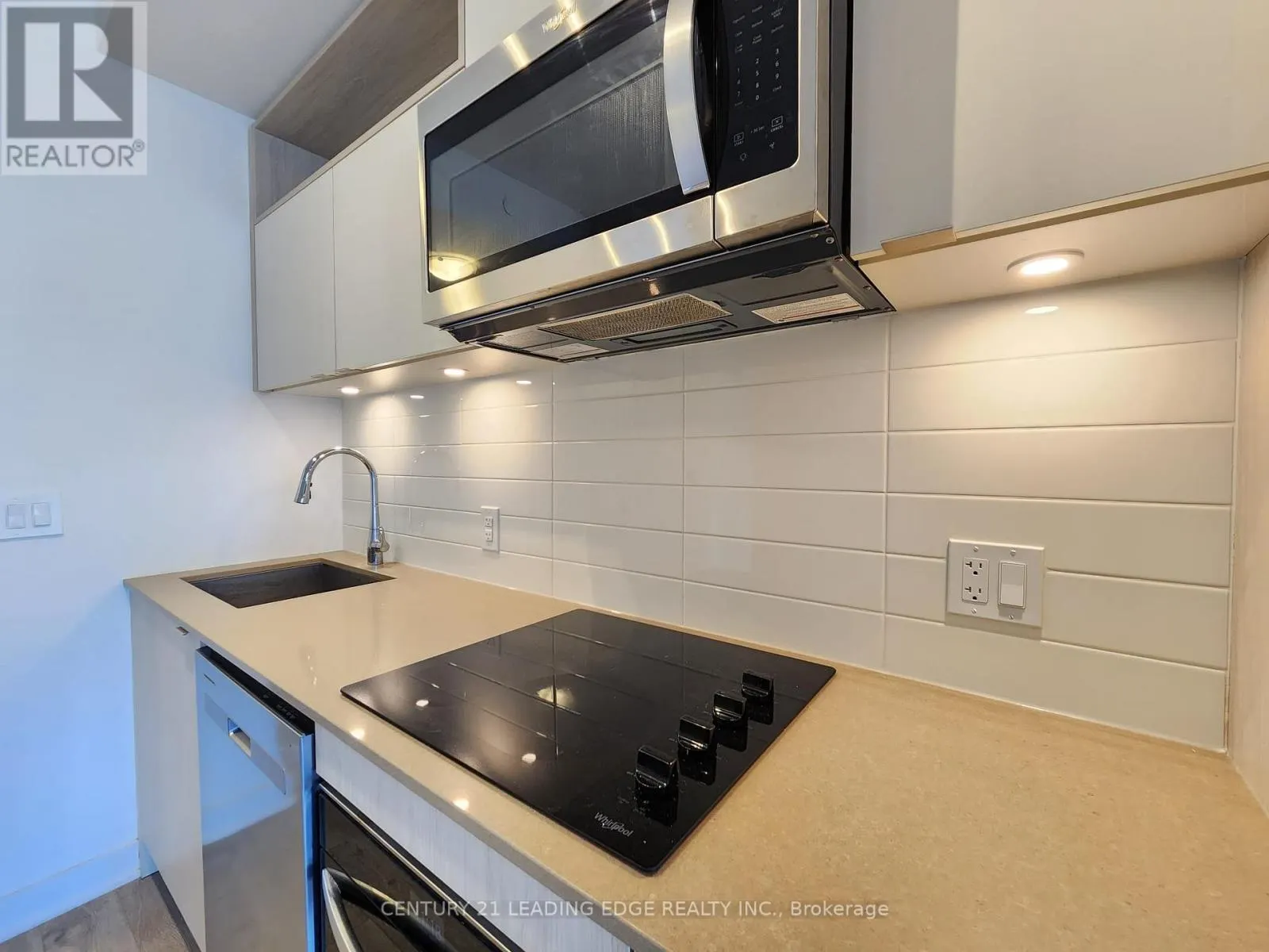 565 - 135 LOWER SHERBOURNE STREET