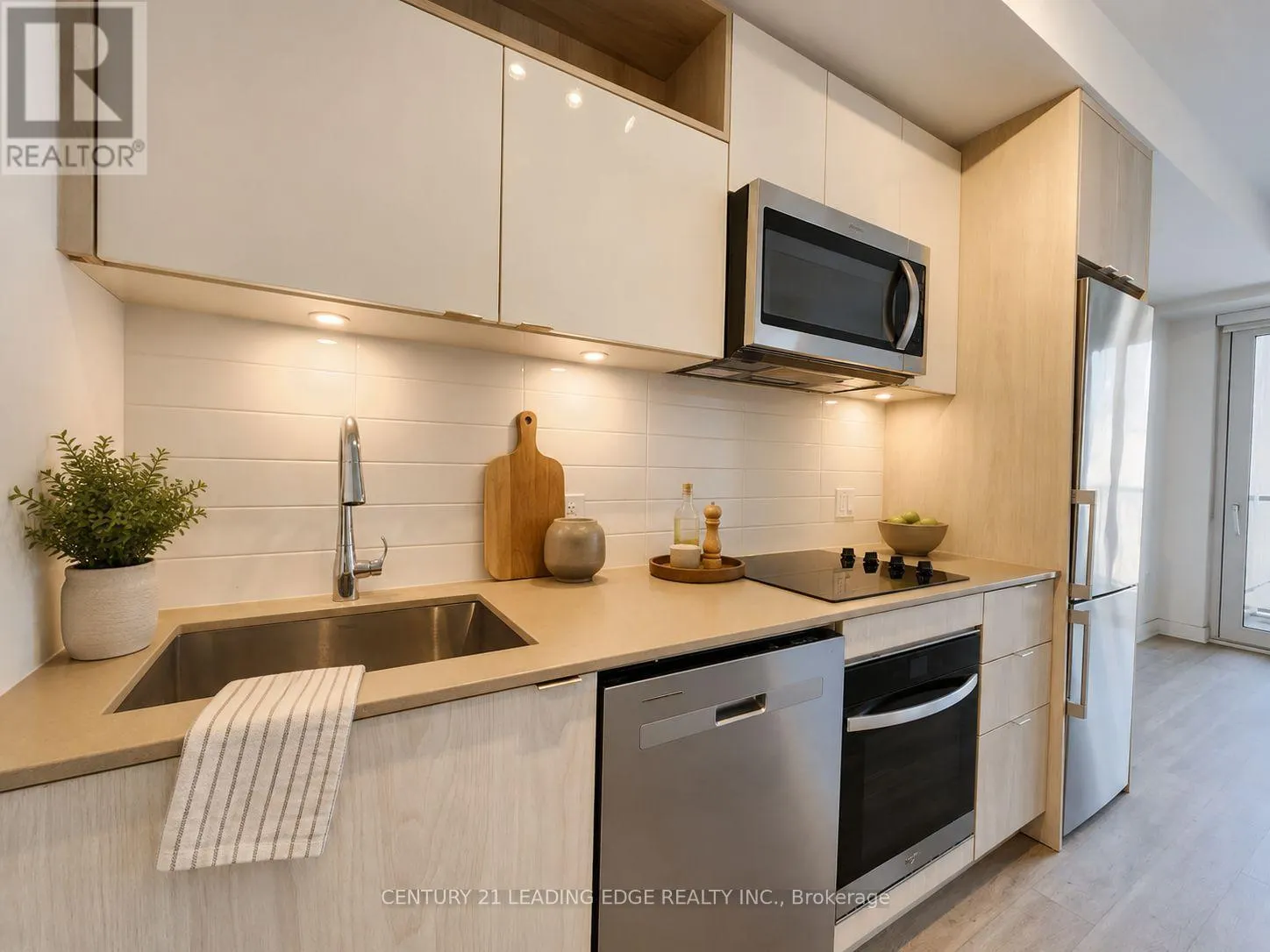 565 - 135 LOWER SHERBOURNE STREET