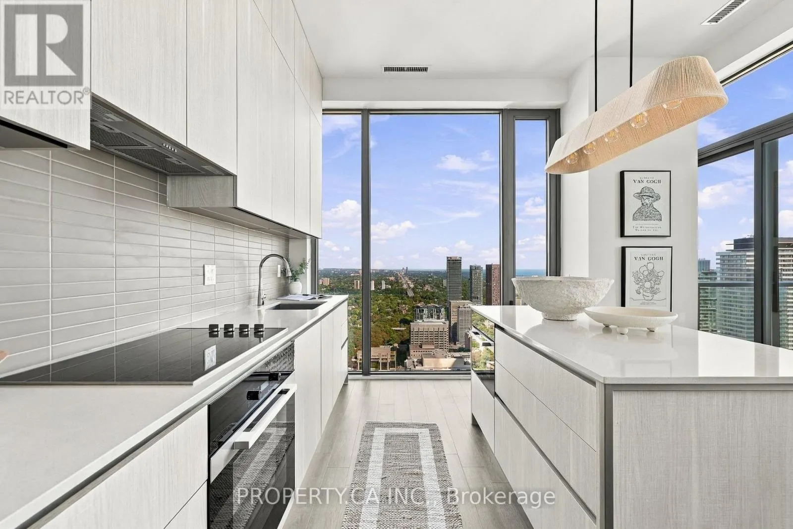 5104 - 8 CUMBERLAND STREET