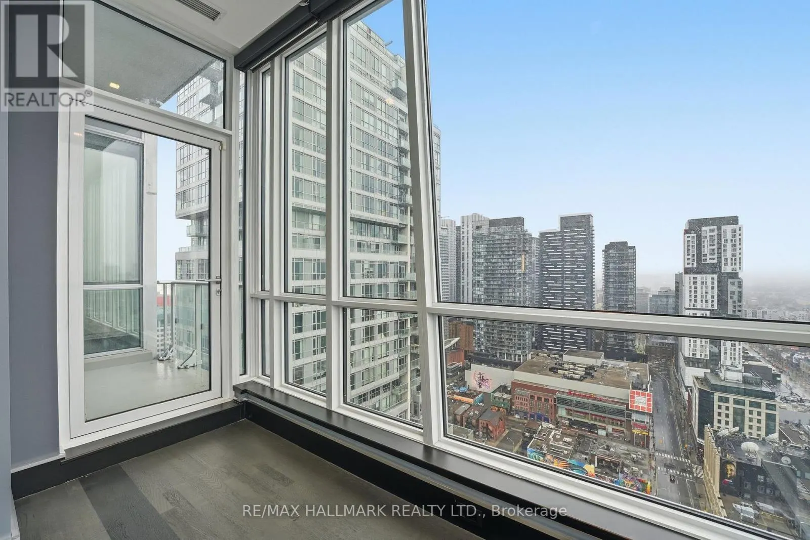 PH101 - 199 RICHMOND STREET W