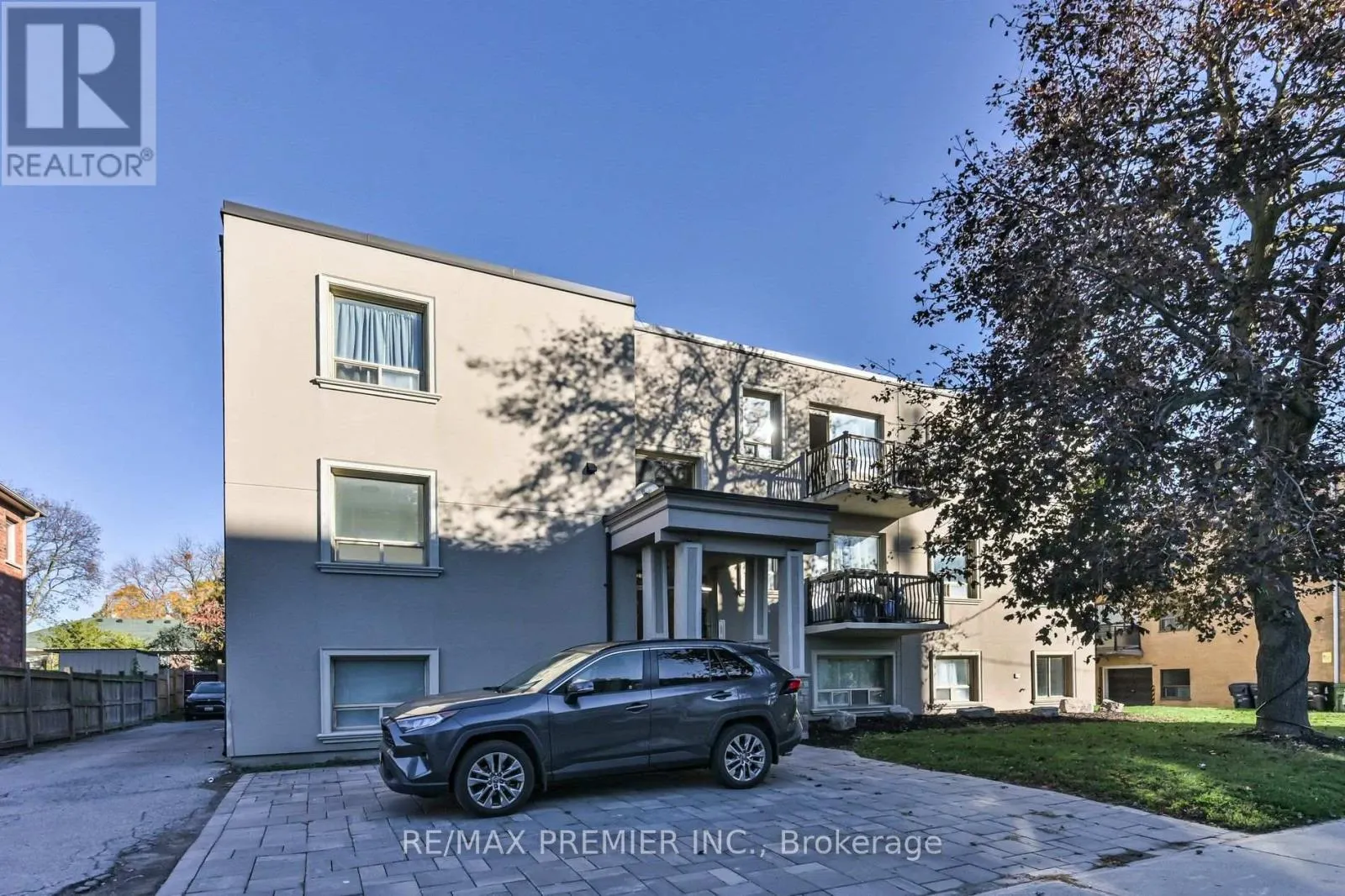 101 - 10 ELLISON AVENUE