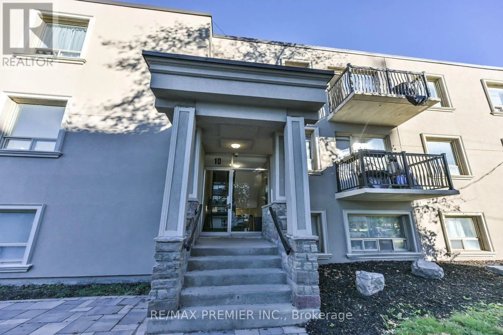 101 - 10 ELLISON AVENUE