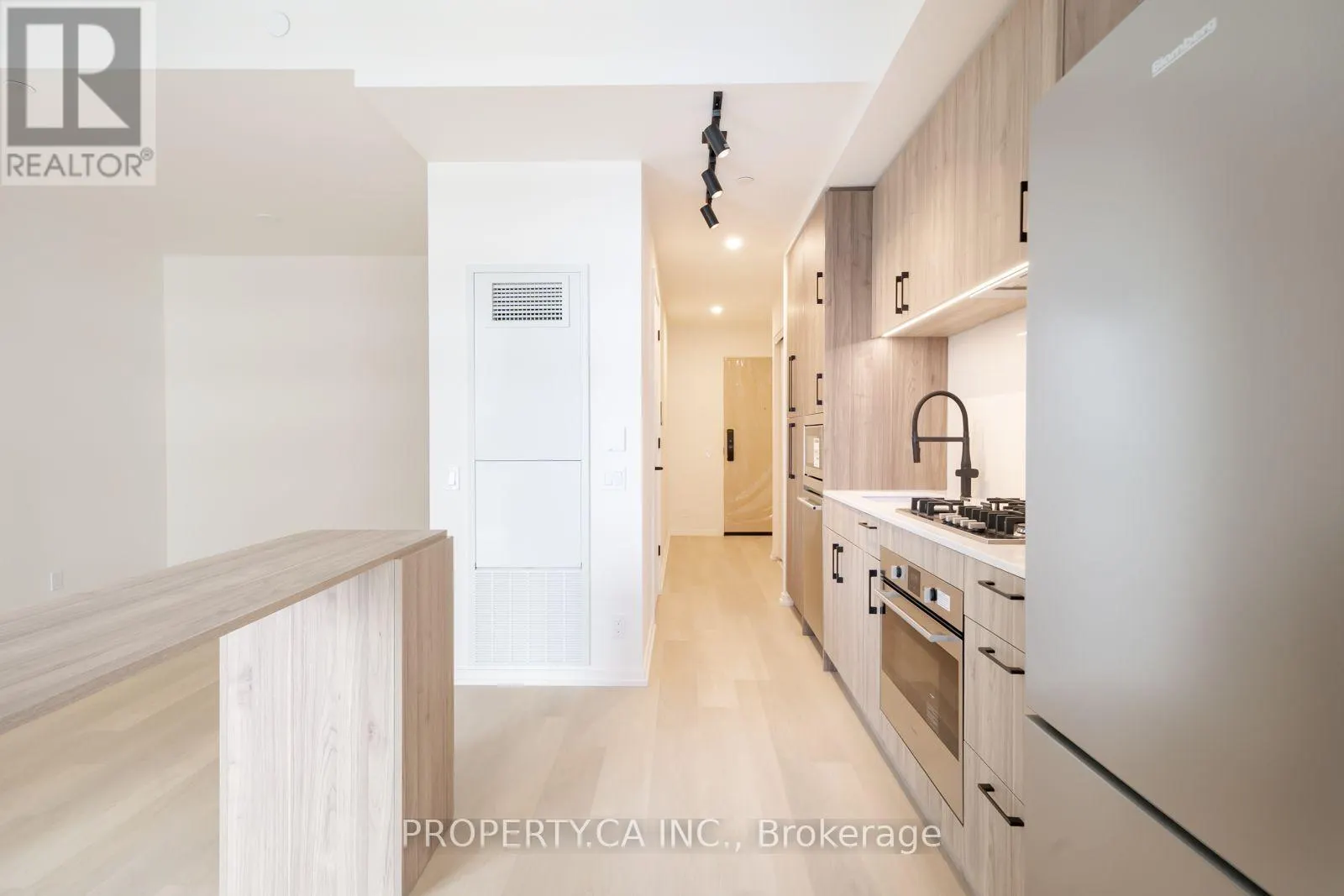1908 - 109 ERSKINE AVENUE