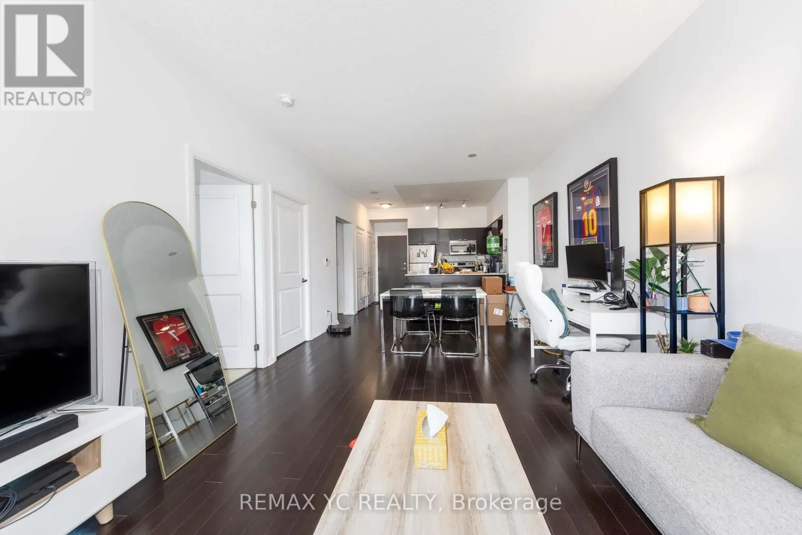 1204 - 35 HAYDEN STREET