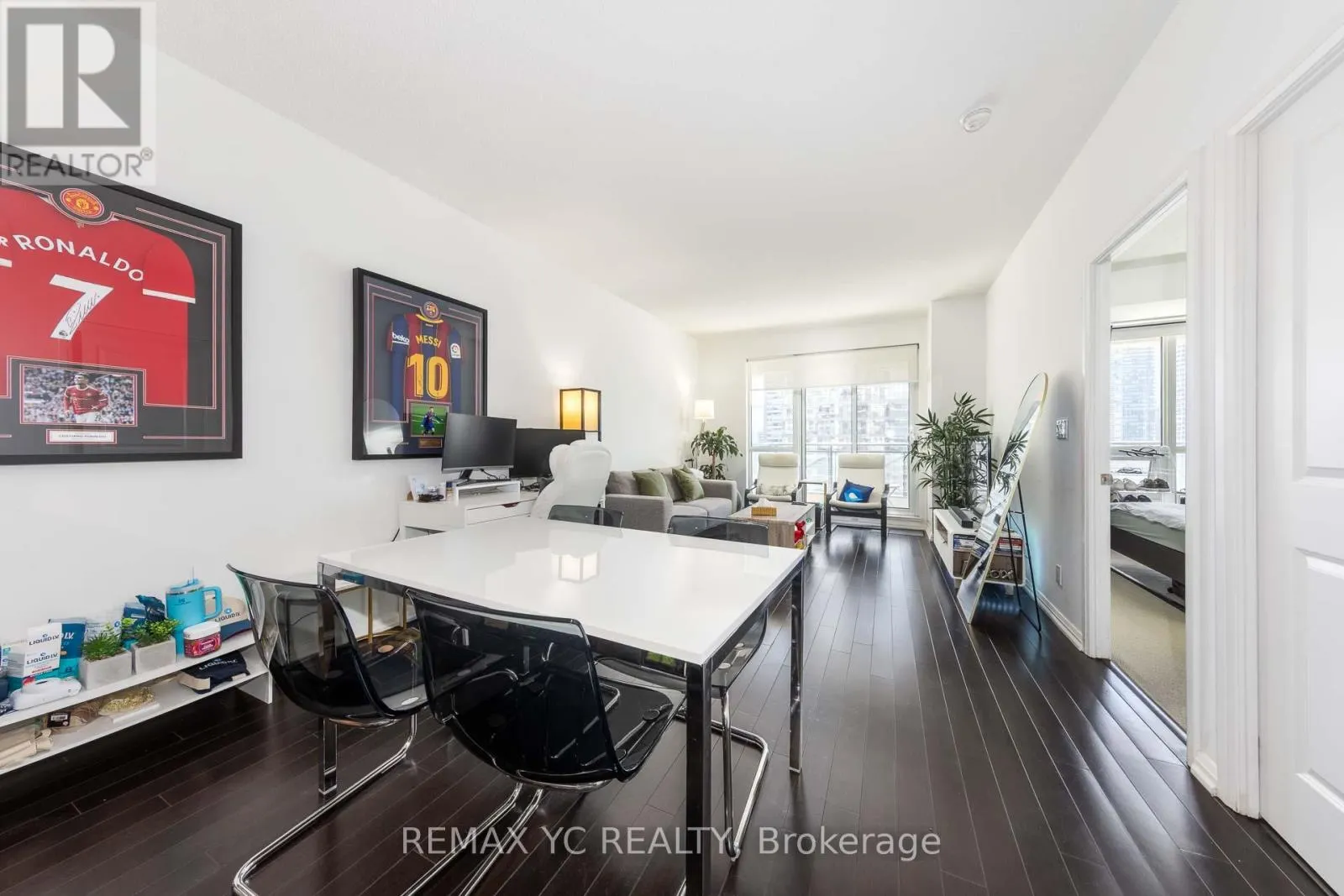 1204 - 35 HAYDEN STREET