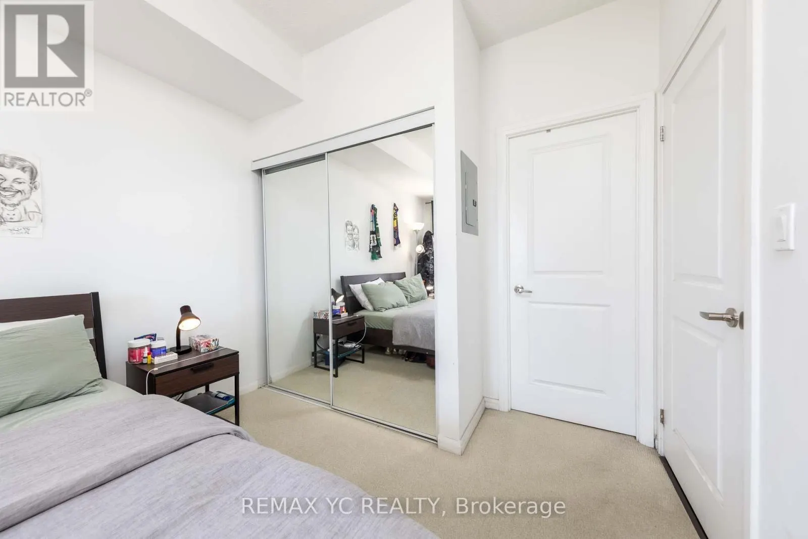 1204 - 35 HAYDEN STREET