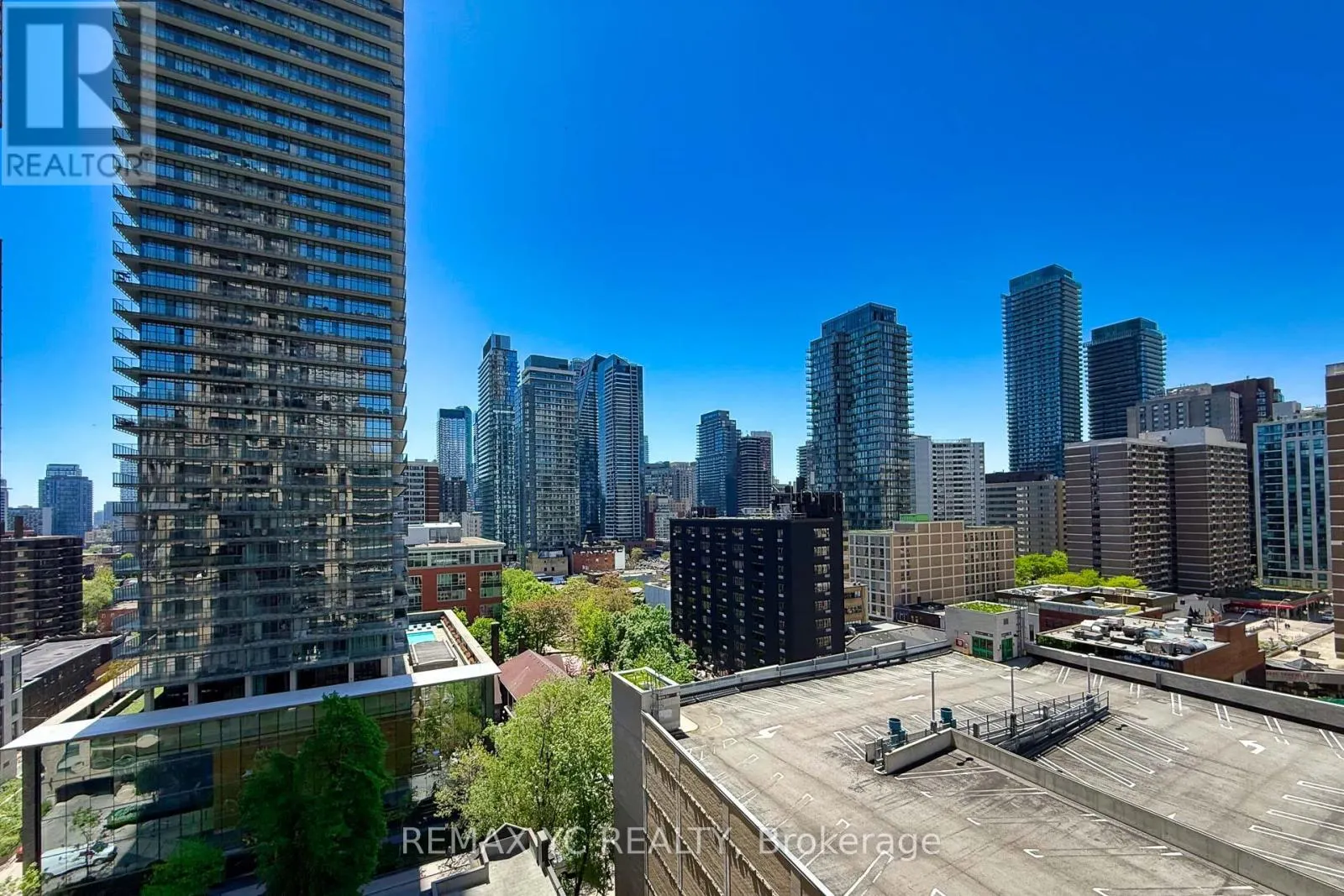 1204 - 35 HAYDEN STREET