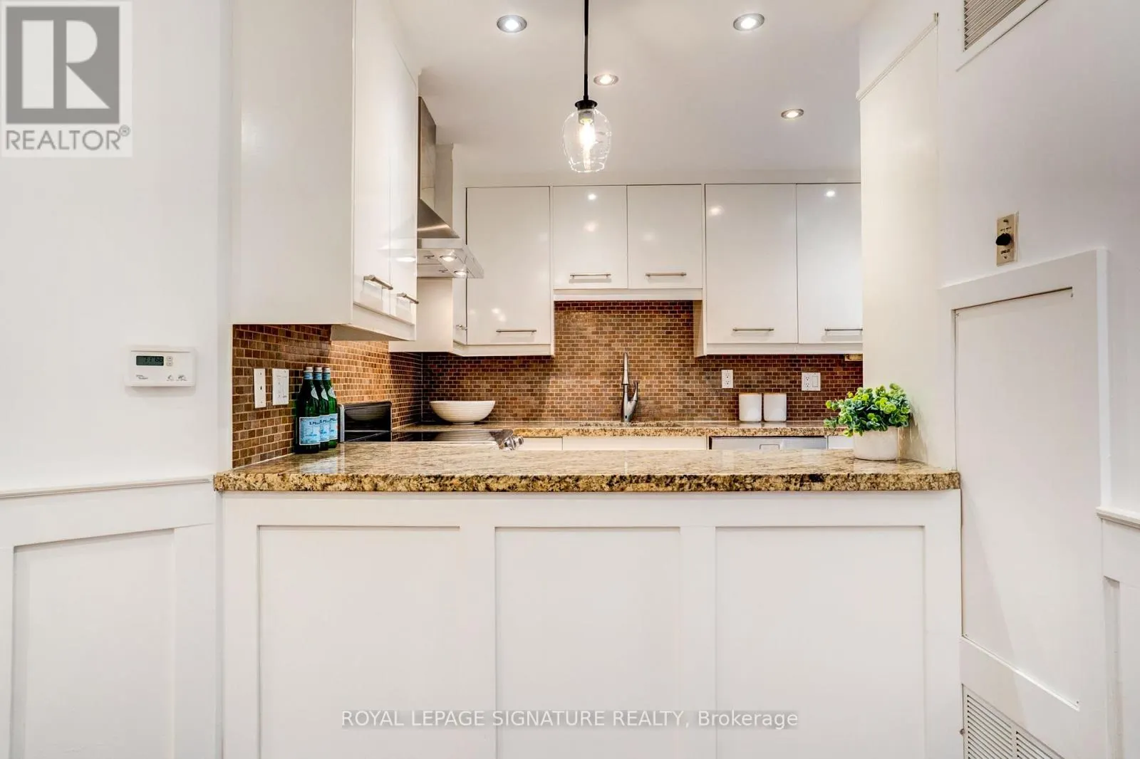 PL3 - 3800 YONGE STREET