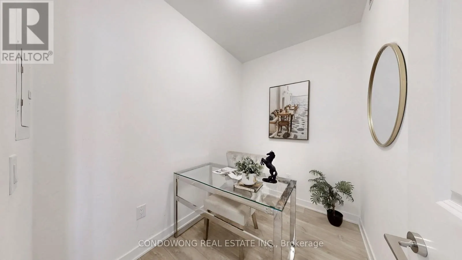 202 - 100 DALHOUSIE STREET