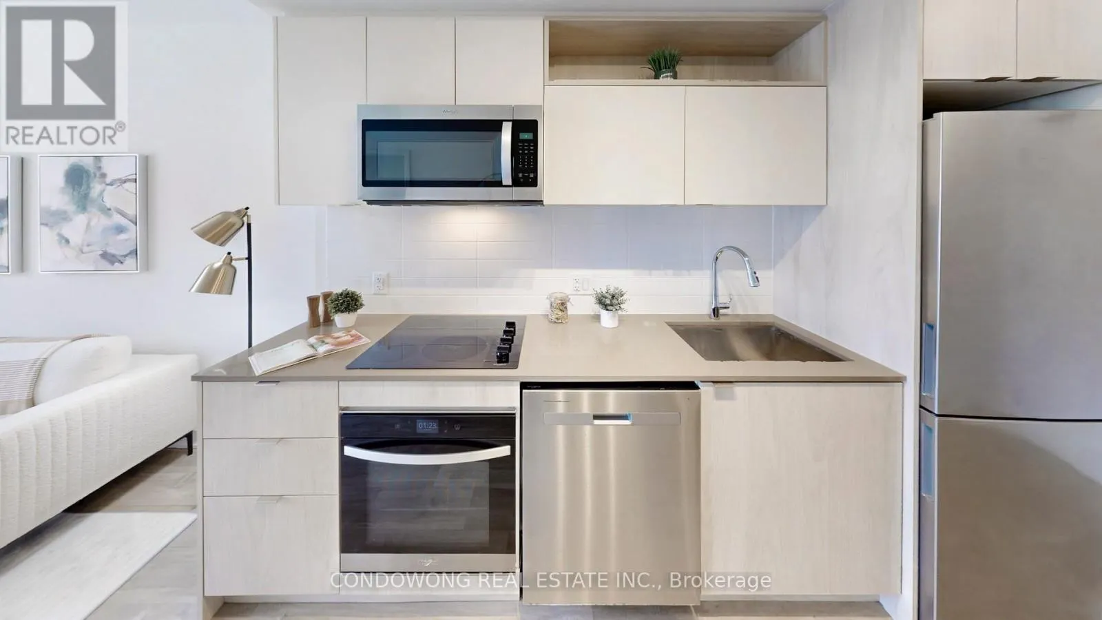 202 - 100 DALHOUSIE STREET