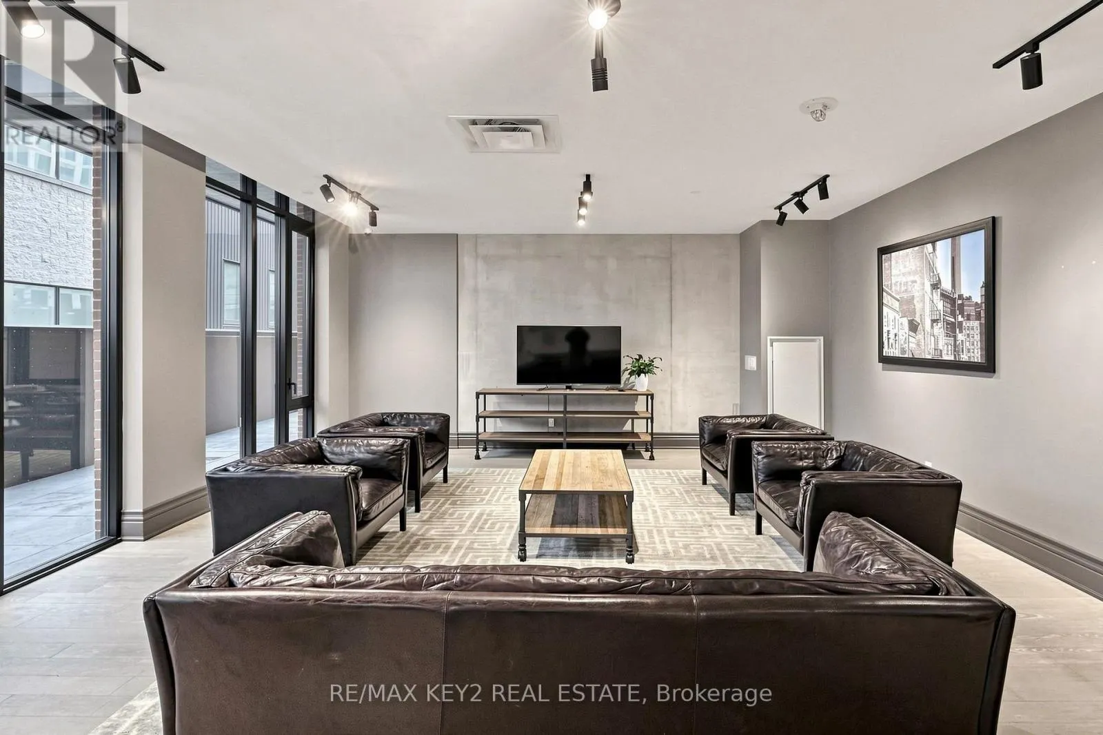 615 - 608 RICHMOND STREET W