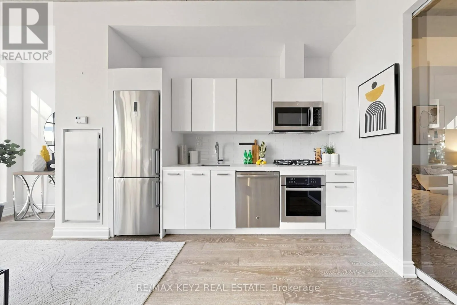 615 - 608 RICHMOND STREET W