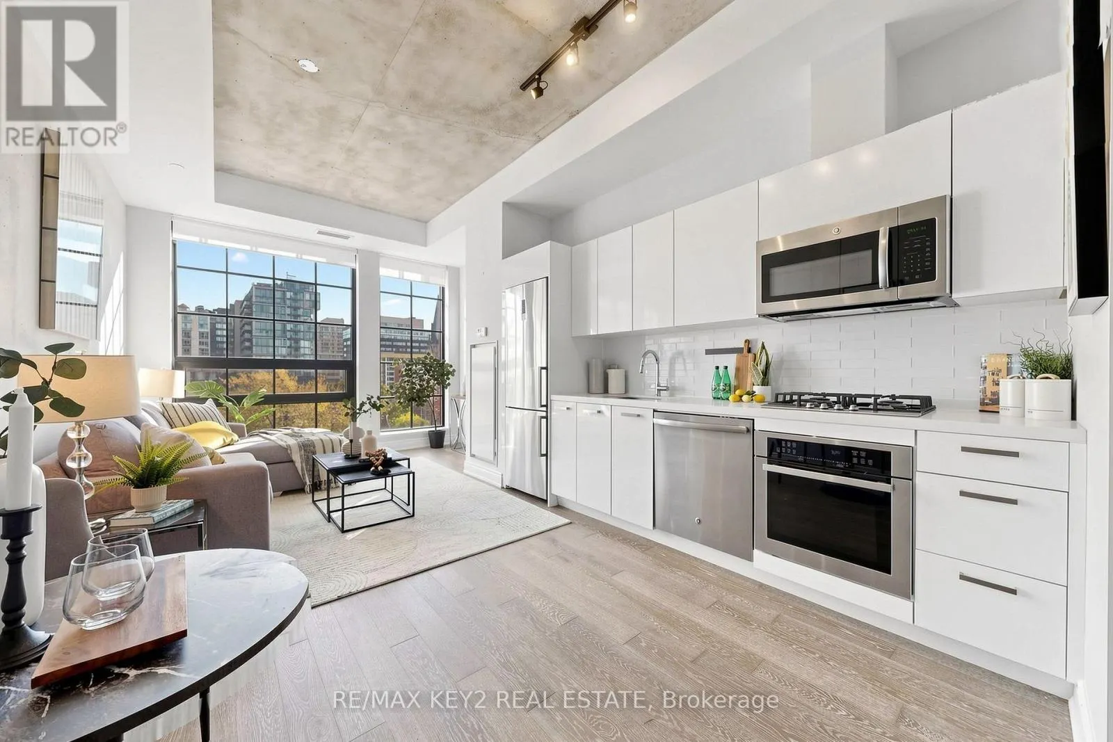 615 - 608 RICHMOND STREET W