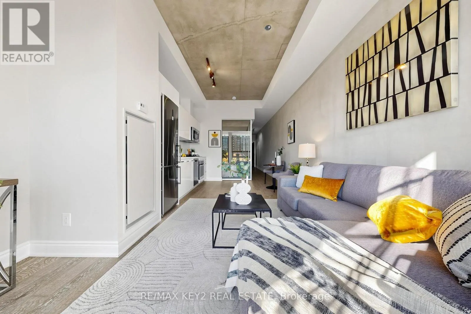 615 - 608 RICHMOND STREET W
