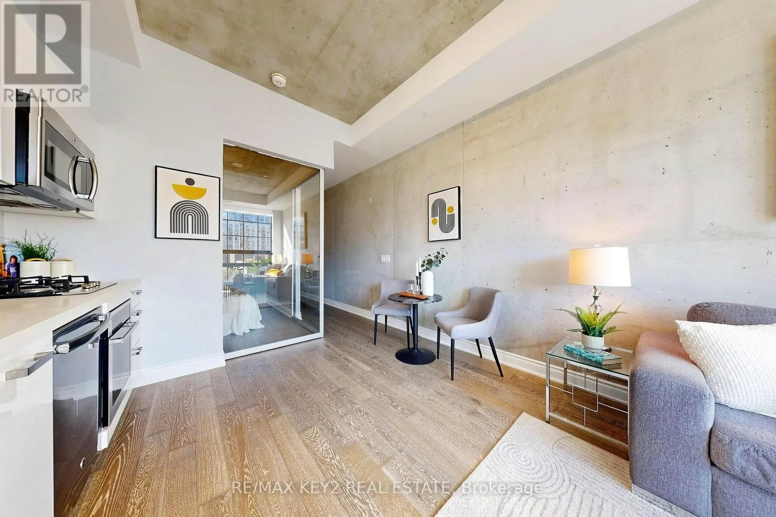 615 - 608 RICHMOND STREET W