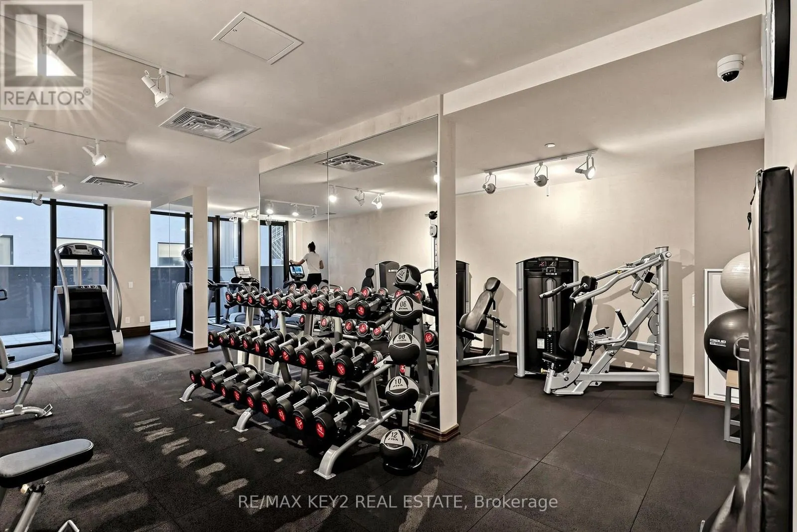 615 - 608 RICHMOND STREET W