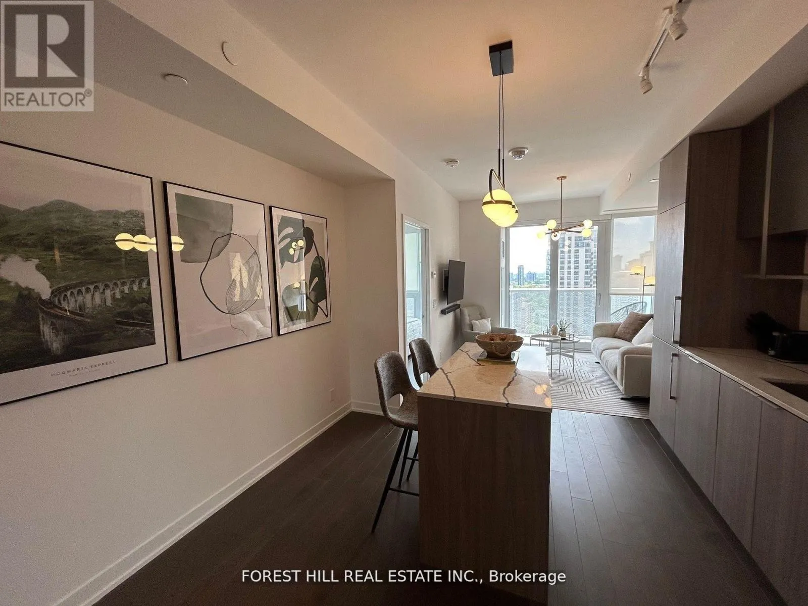 2112 - 15 HOLMES AVENUE