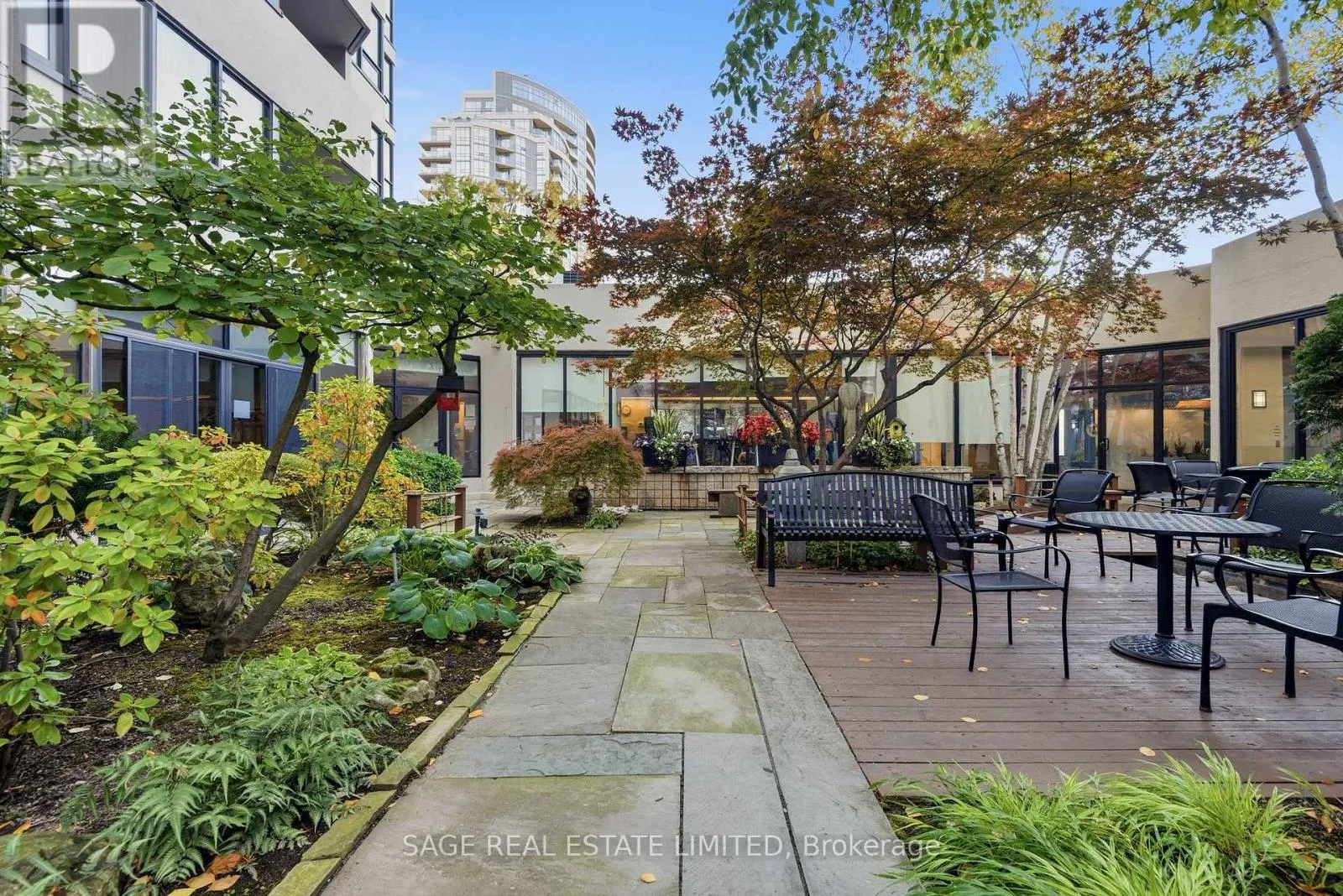 606 - 65 SPRING GARDEN AVENUE