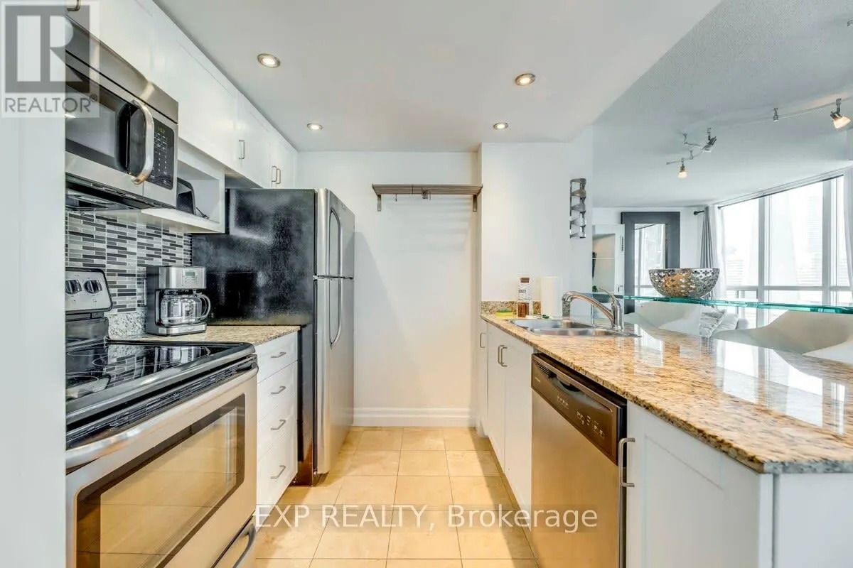1213 - 208 QUEENS QUAY W