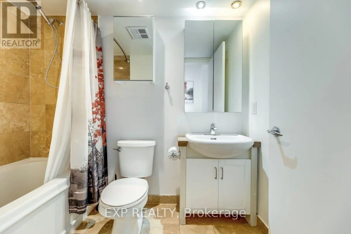 1213 - 208 QUEENS QUAY W