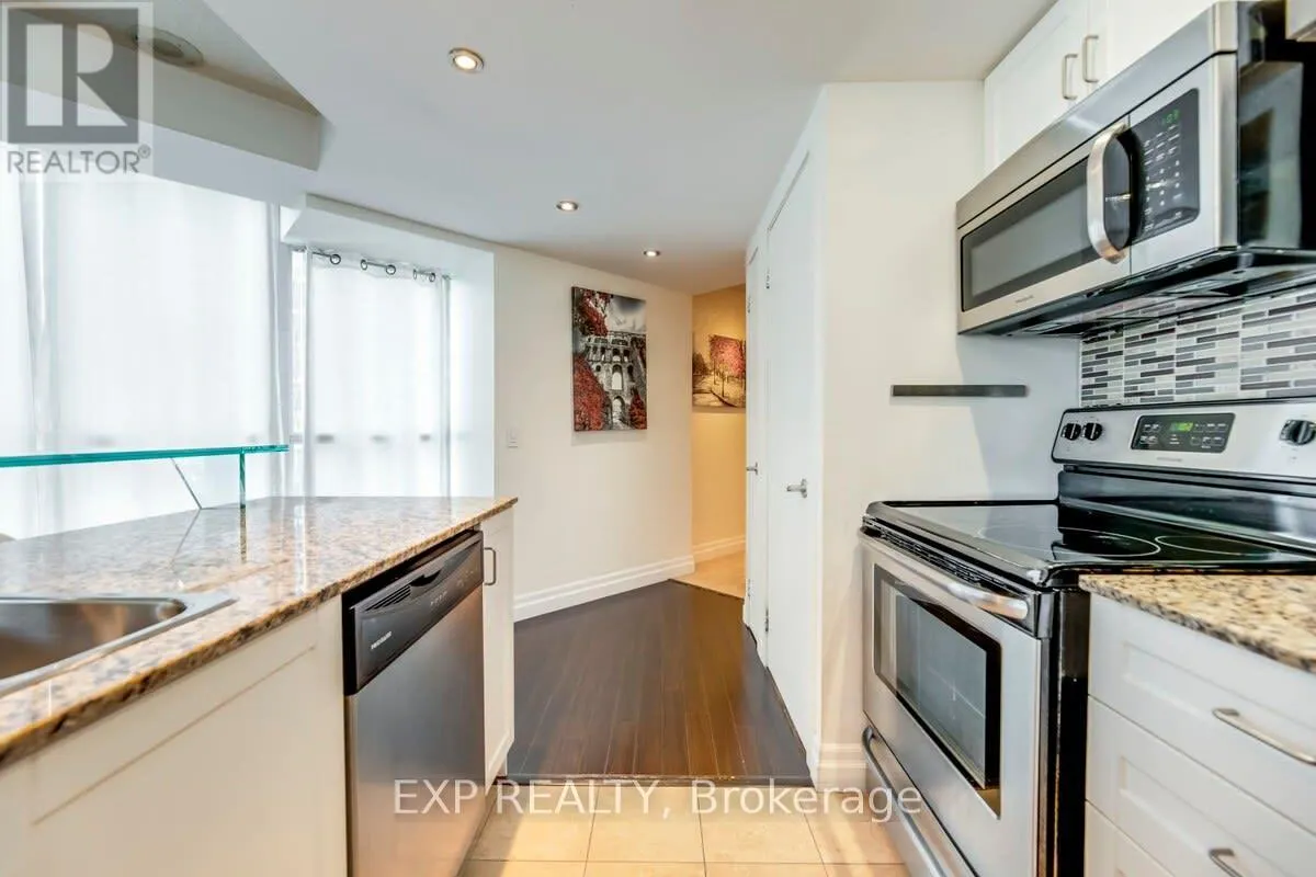 1213 - 208 QUEENS QUAY W