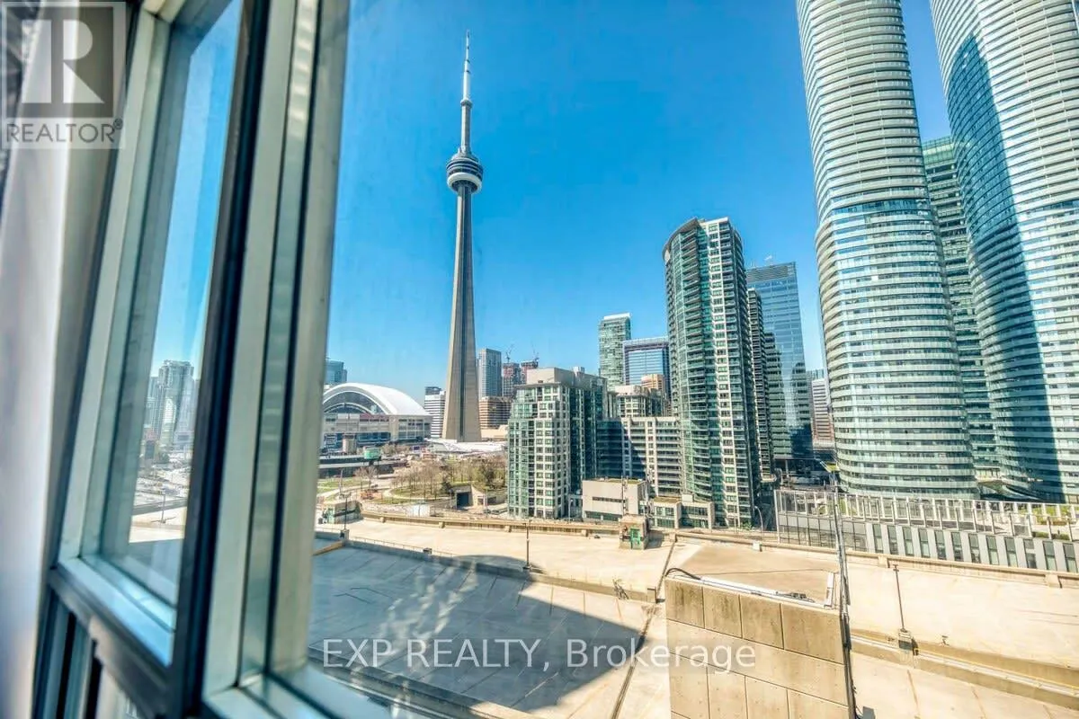 1213 - 208 QUEENS QUAY W