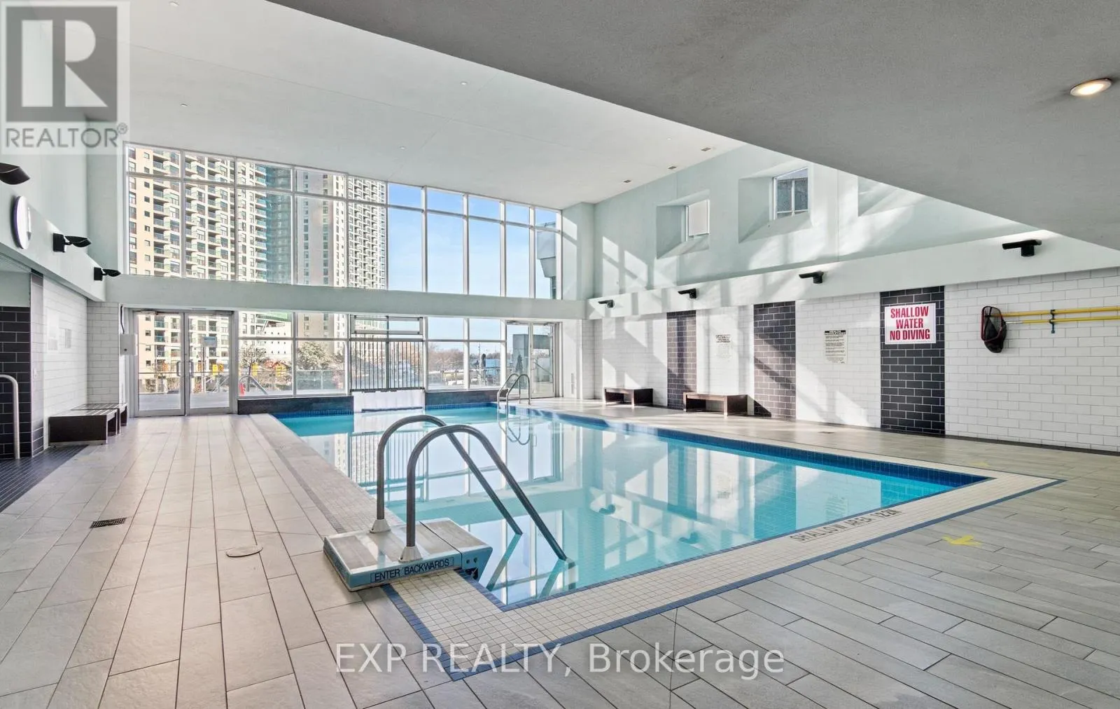 1213 - 208 QUEENS QUAY W