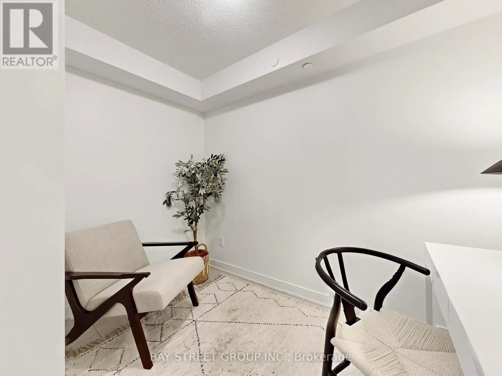 1118 - 525 ADELAIDE STREET W