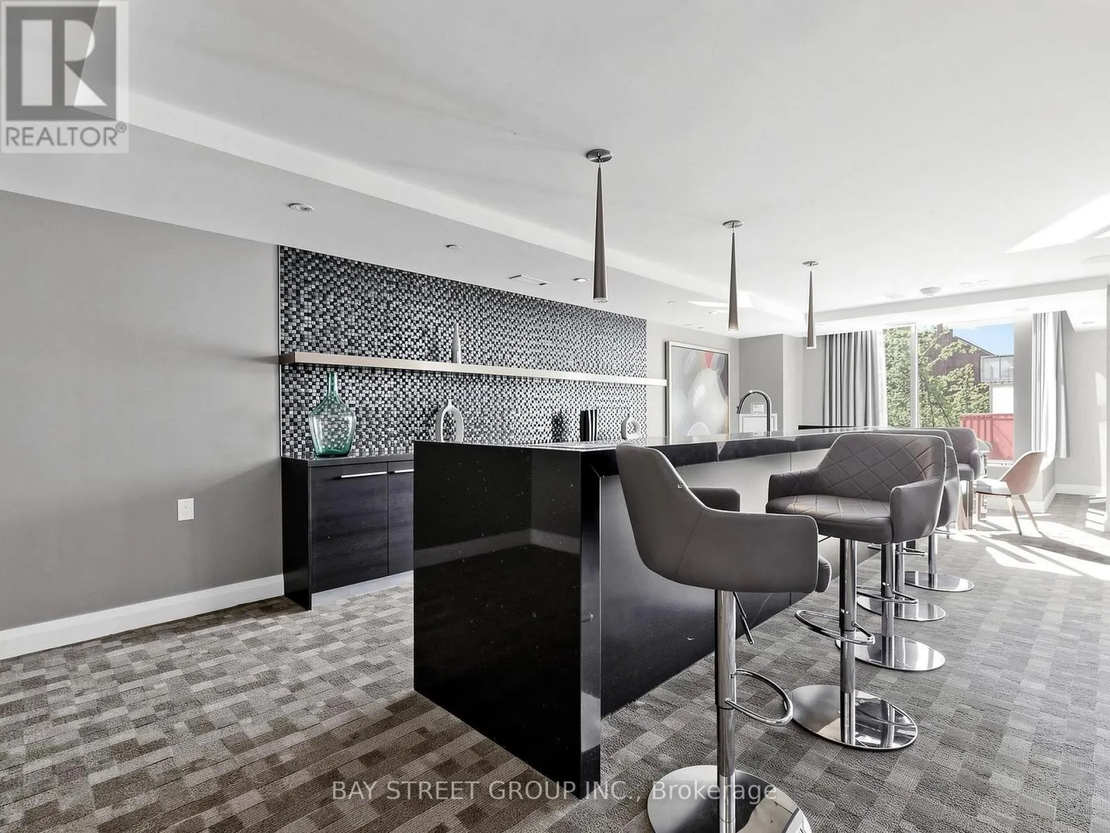1118 - 525 ADELAIDE STREET W