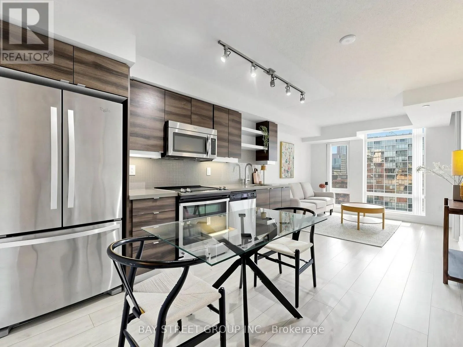 1118 - 525 ADELAIDE STREET W
