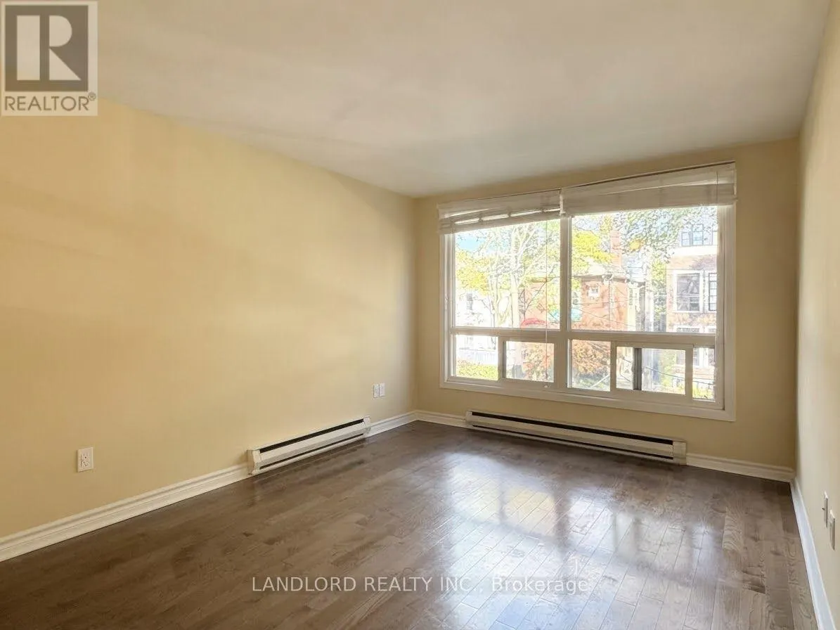 201 - 176 HOWLAND AVENUE