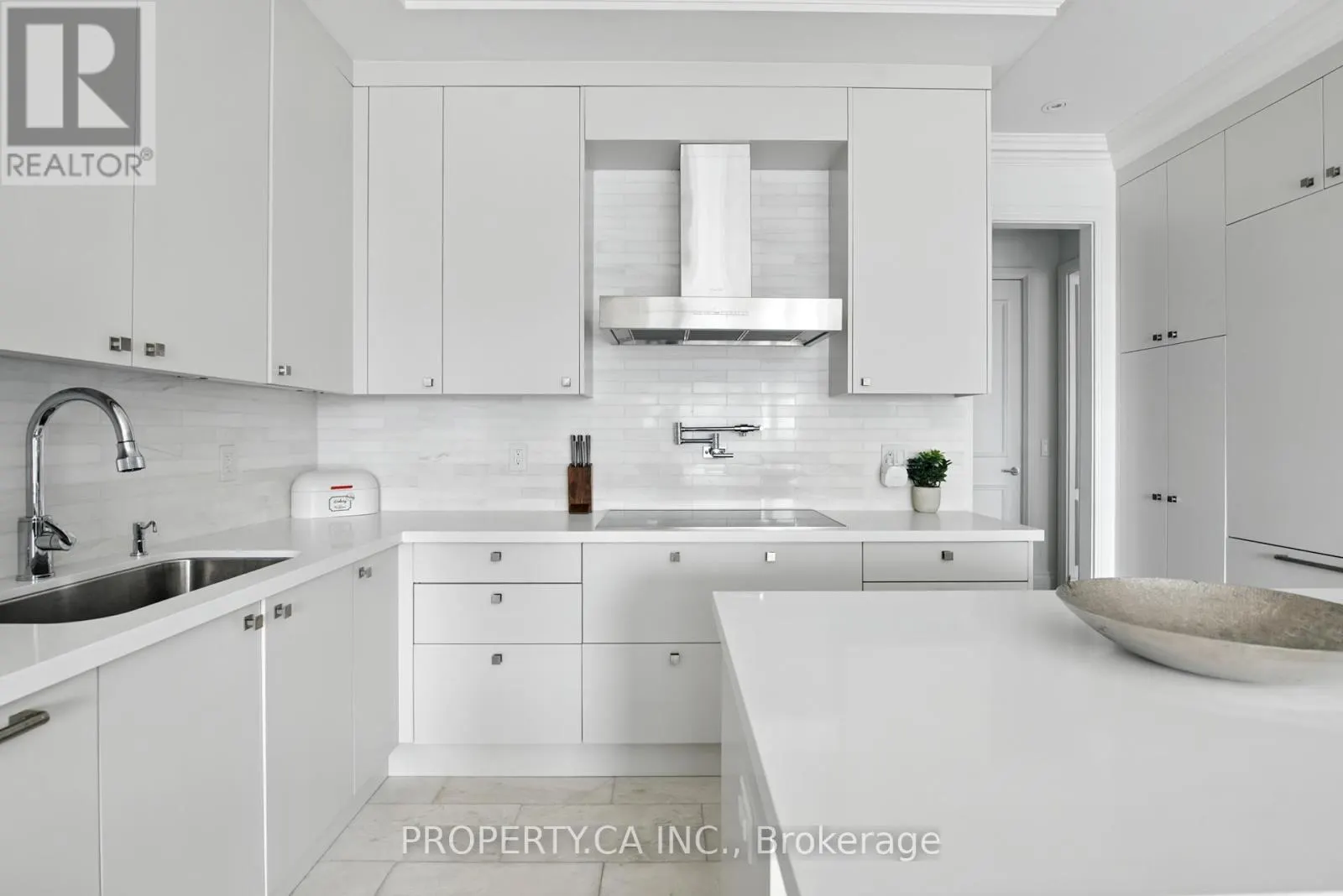 5103 - 311 BAY STREET