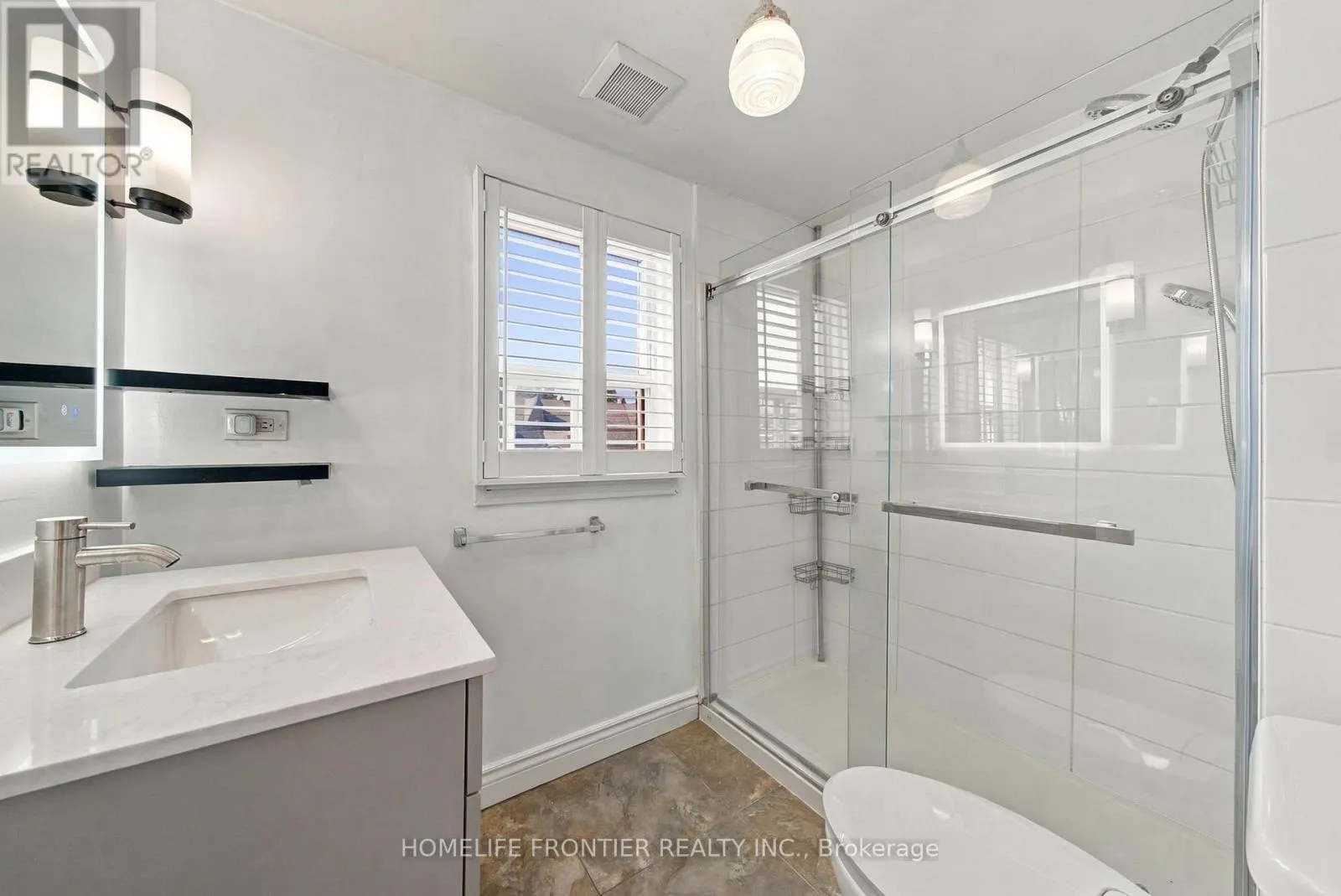 UPPER - 122 MANNING AVENUE