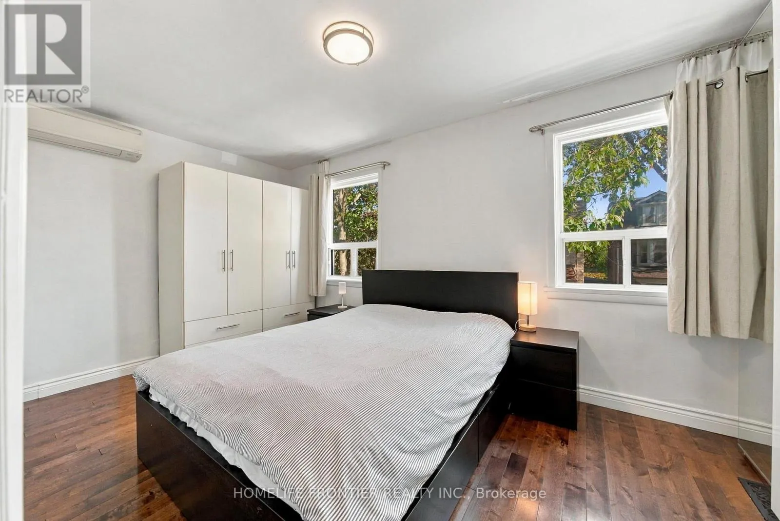 UPPER - 122 MANNING AVENUE