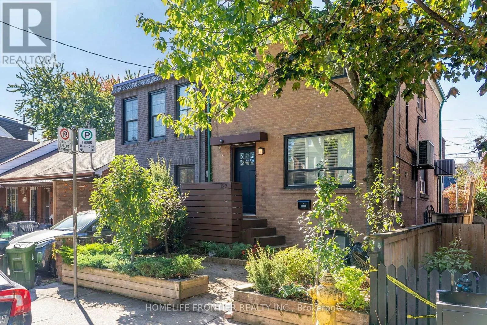 UPPER - 122 MANNING AVENUE