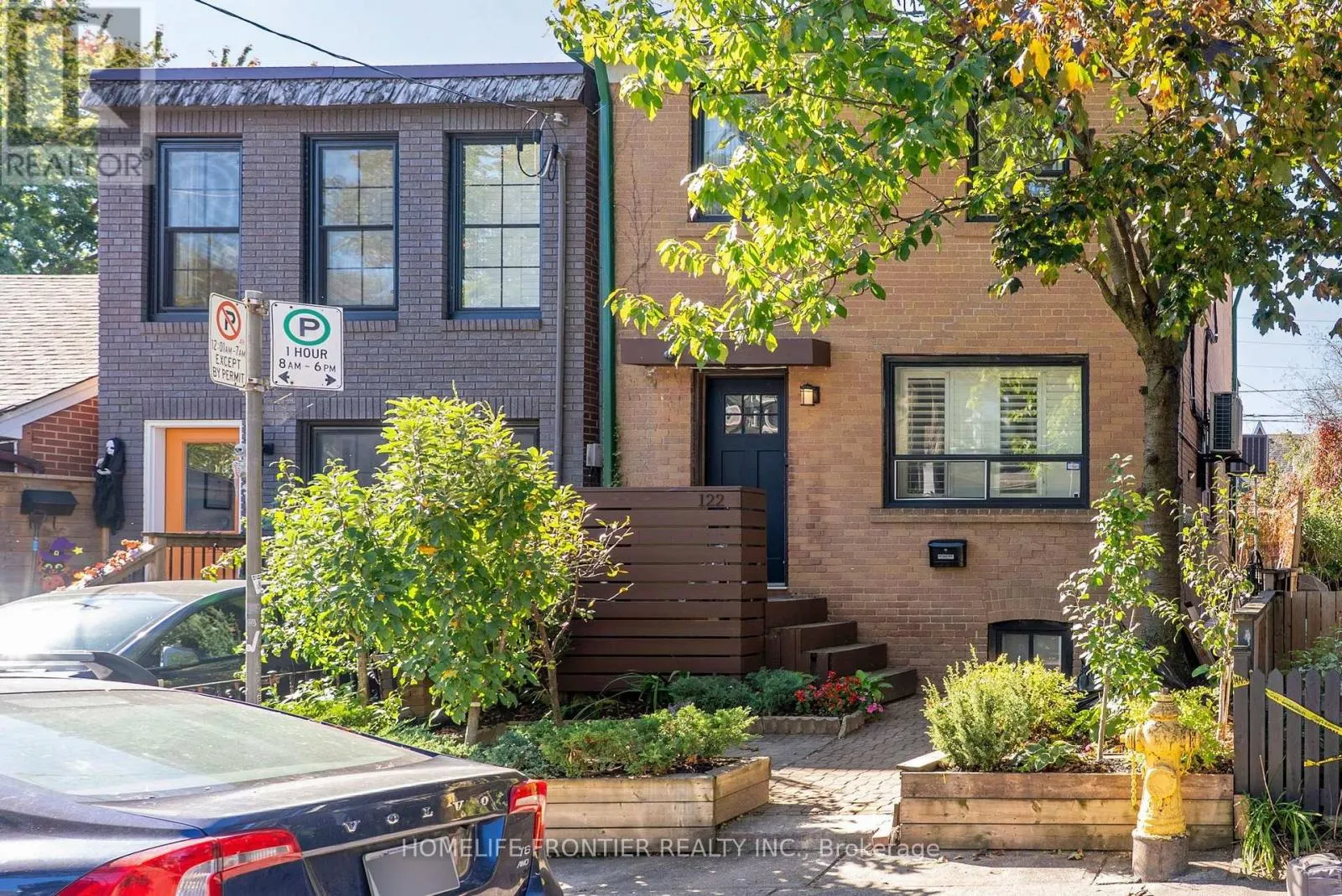 UPPER - 122 MANNING AVENUE
