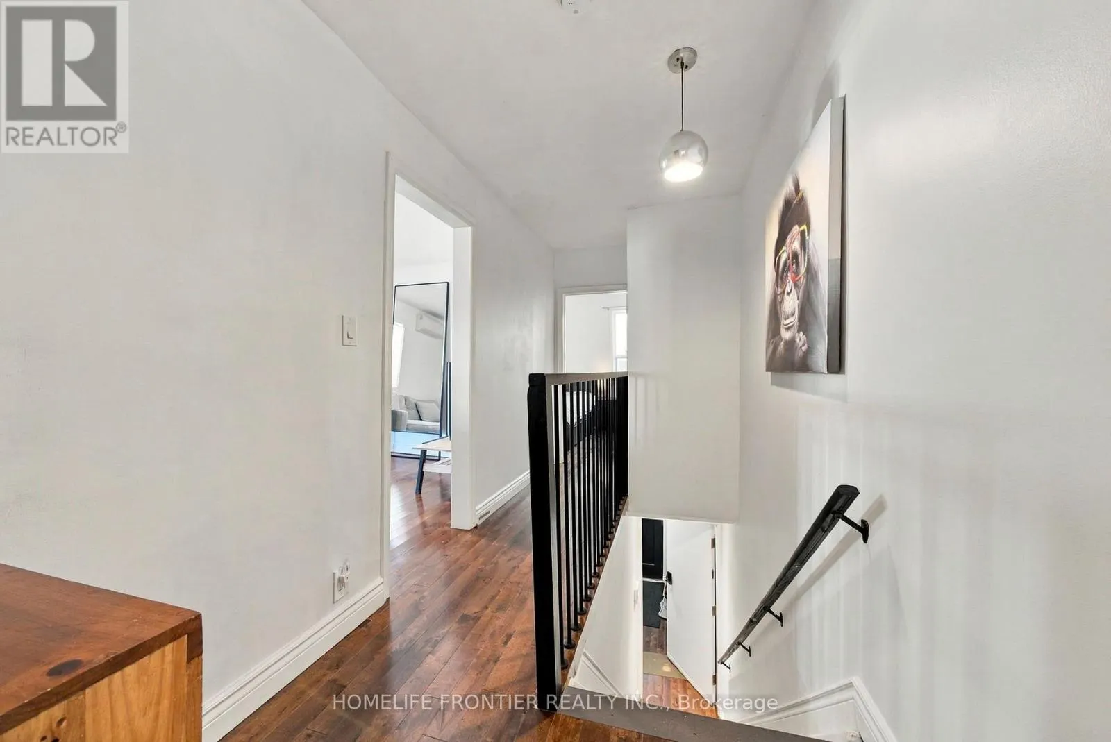 UPPER - 122 MANNING AVENUE