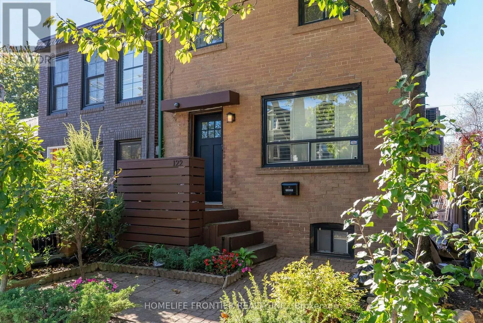 UPPER - 122 MANNING AVENUE