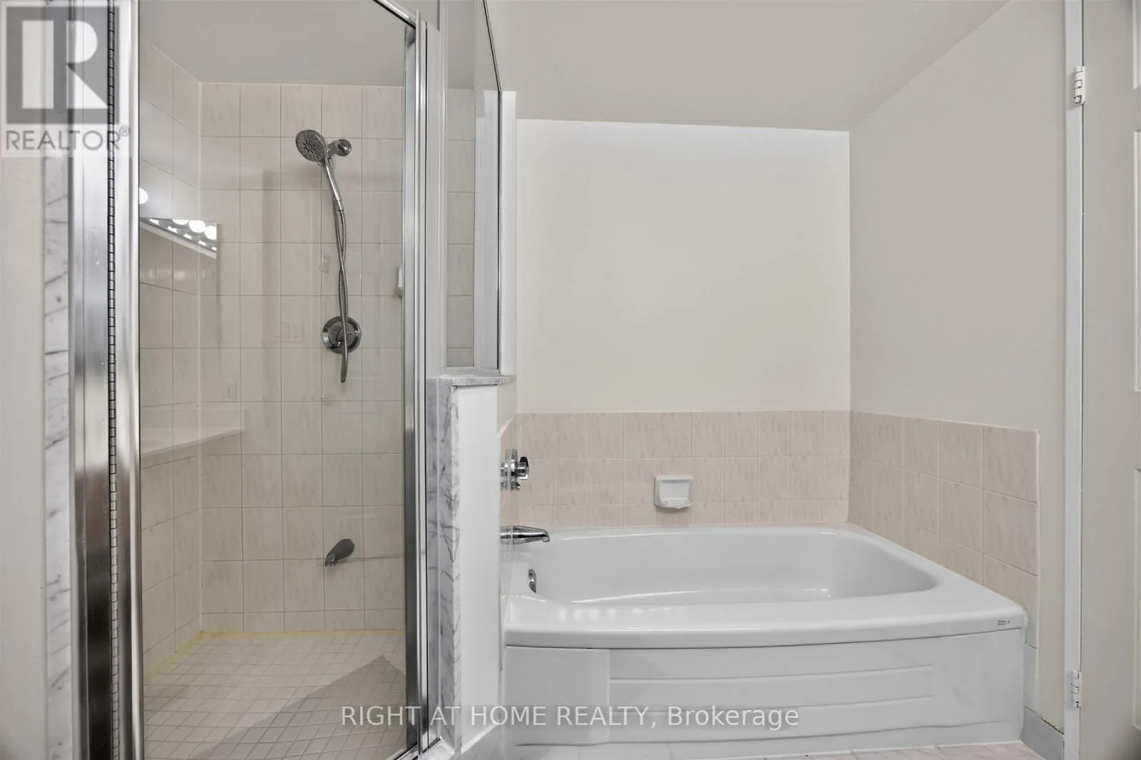 611 - 268 RIDLEY BOULEVARD