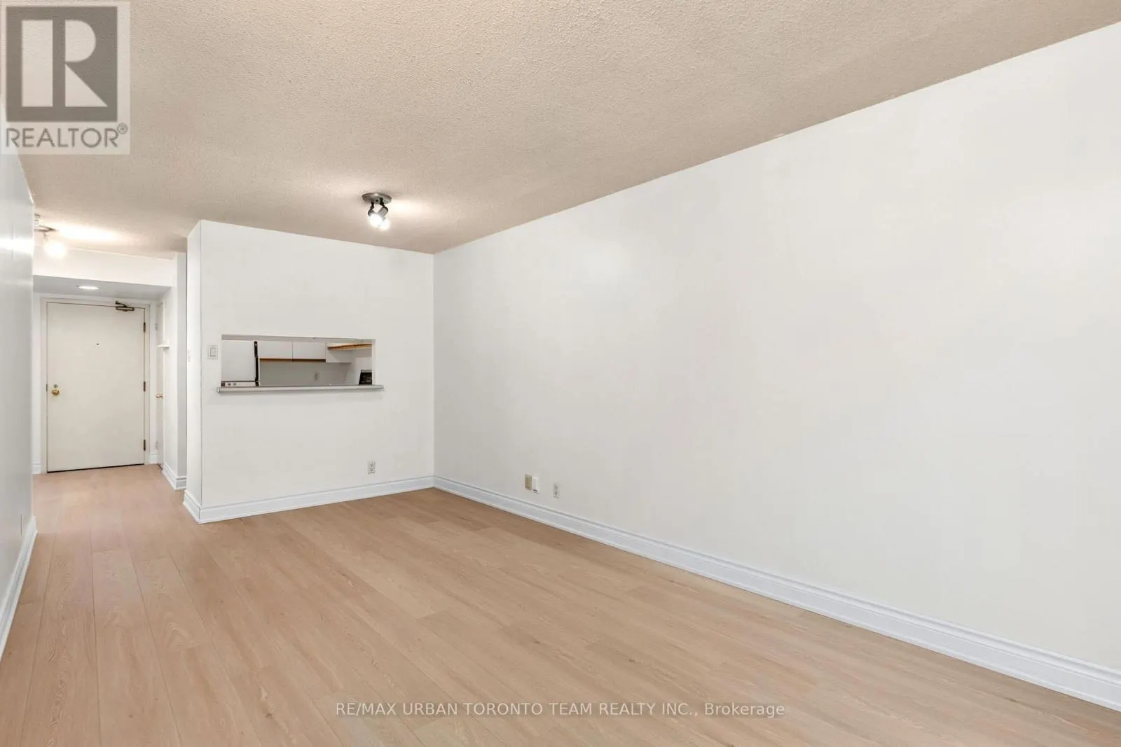 418 - 92 KING STREET E
