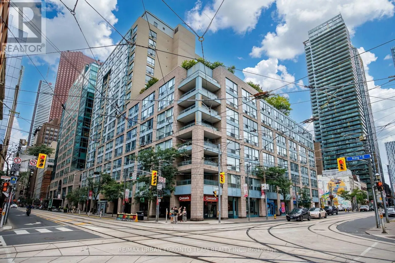 418 - 92 KING STREET E