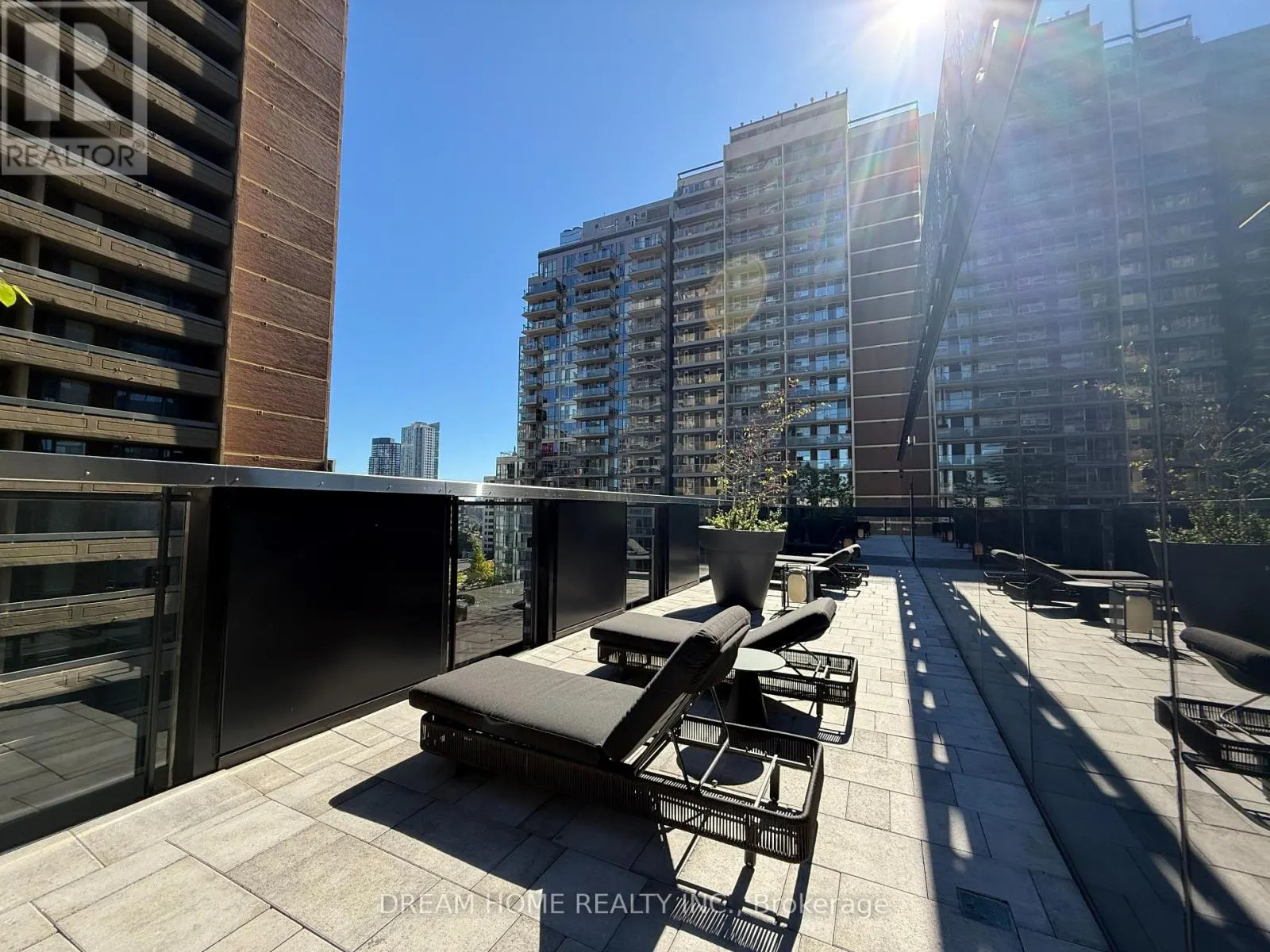 1413 - 55 CHARLES STREET E