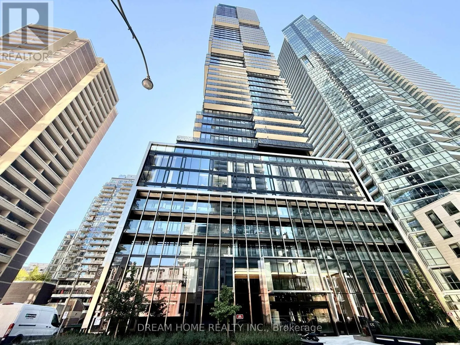 1413 - 55 CHARLES STREET E